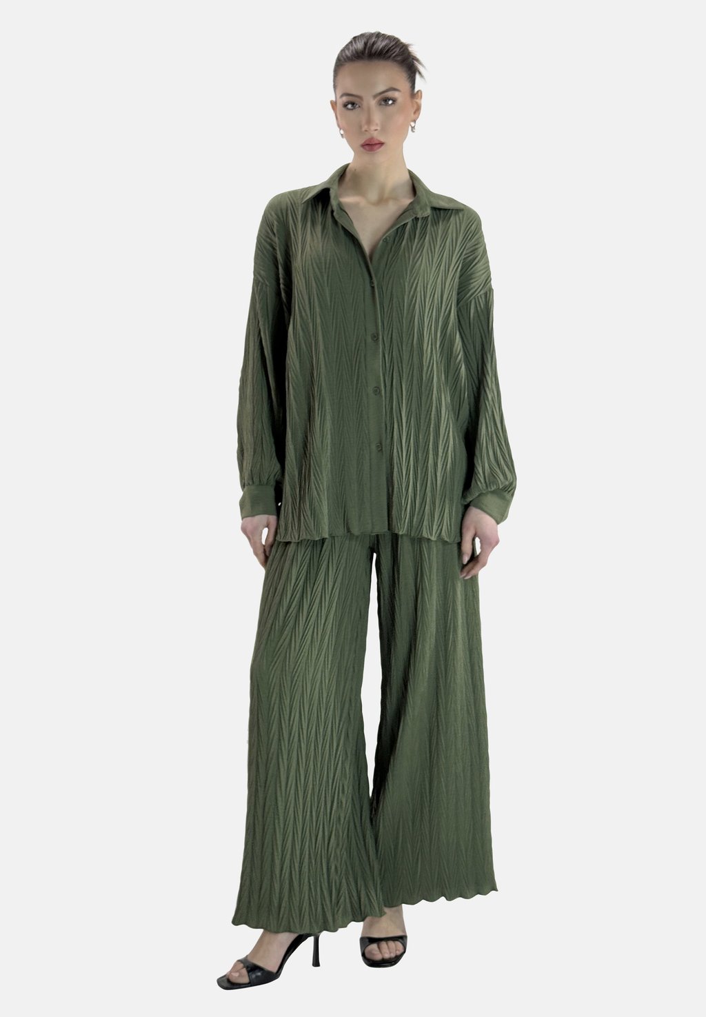 Блузка на пуговицах LANGESSET - Trousers Elara, хаки
Блузка на пуговицах LANGESSET - Trousers Elara, хаки