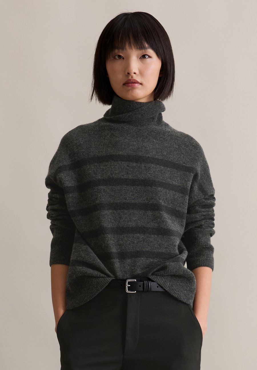 Джемпер Marc O'Polo DENIM Jumper, Dark Grey
Джемпер Marc O'Polo DENIM Jumper, Dark Grey