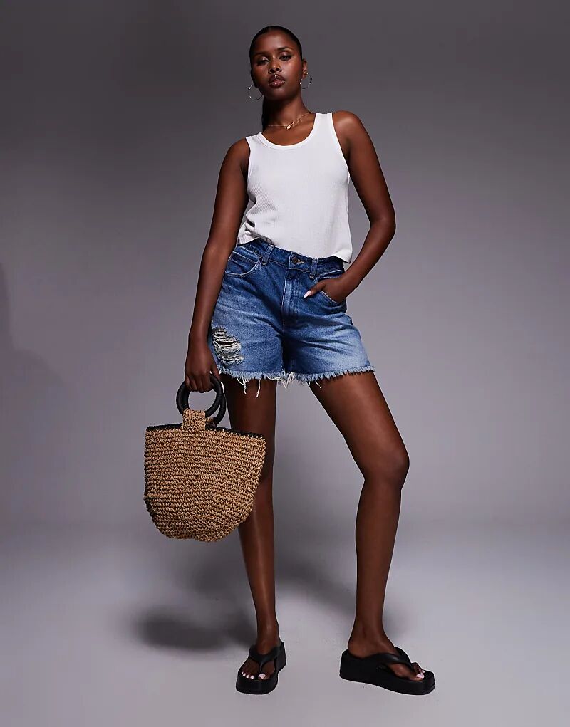 Джинсы ASOS DESIGN, удлиненные, А-силуэта, темно-синего цвета, с рваным краем
Джинсы ASOS DESIGN, удлиненные, А-силуэта, темно-синего цвета, с рваным краем