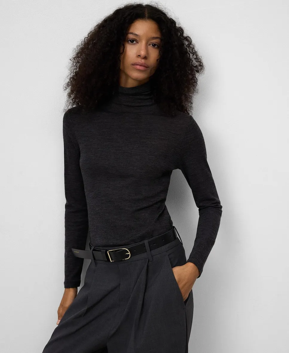 Женская футболка из шерсти мериноса с высоким воротником Adolfo Dominguez, темно-серый
Женская футболка из шерсти мериноса с высоким воротником Adolfo Dominguez, темно-серый