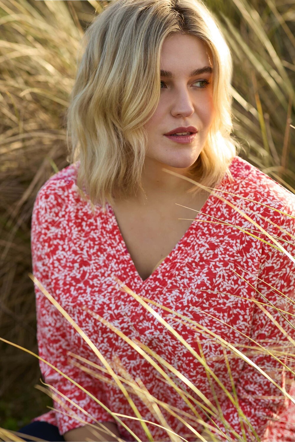 Свободная хлопковая туника Curve красного цвета с принтом в виде веточек Live Unlimited, красный
Свободная хлопковая туника Curve красного цвета с принтом в виде веточек Live Unlimited, красный