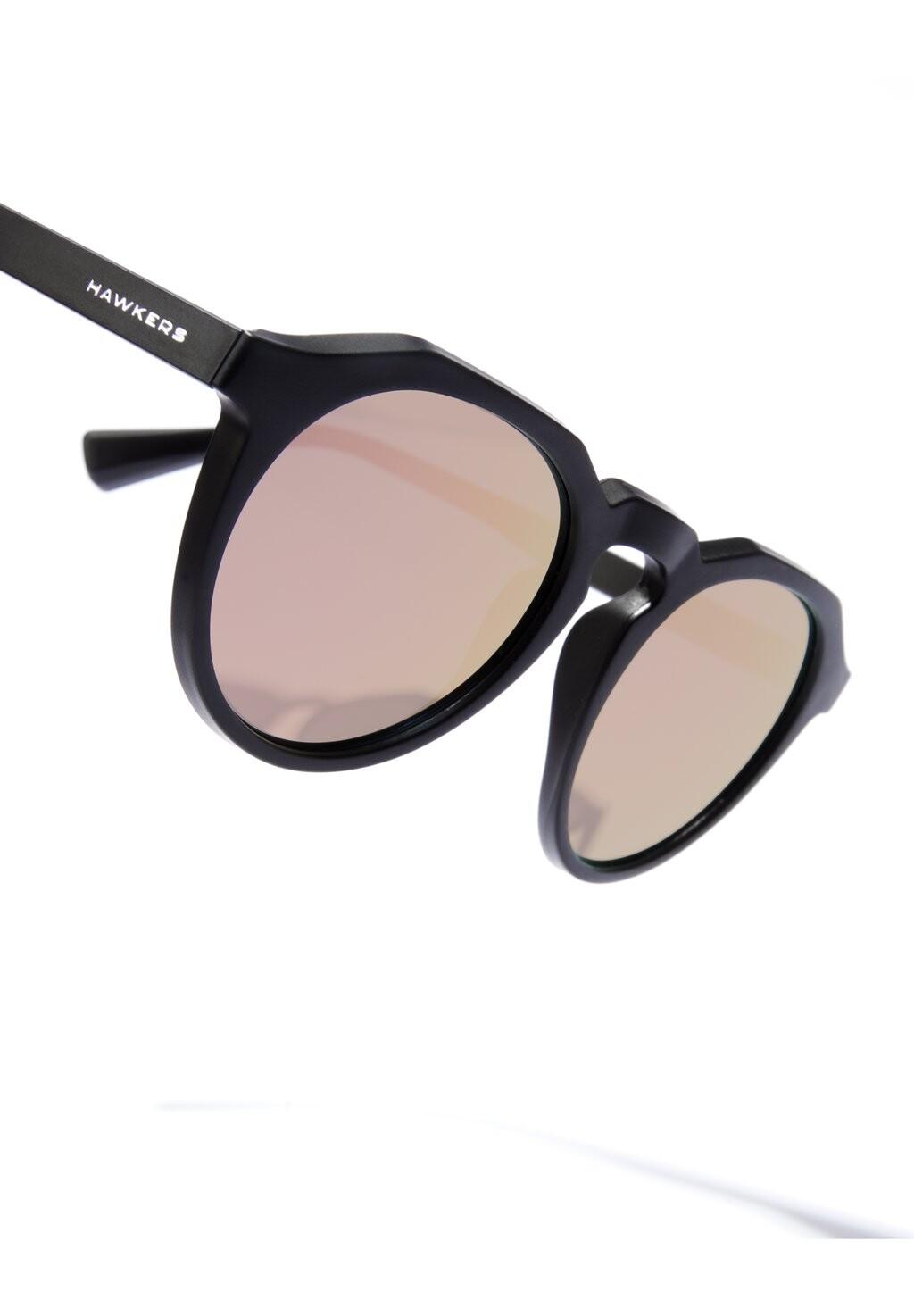 Солнцезащитные очки WARWICK RAW Hawkers, черный
Солнцезащитные очки WARWICK RAW Hawkers, черный