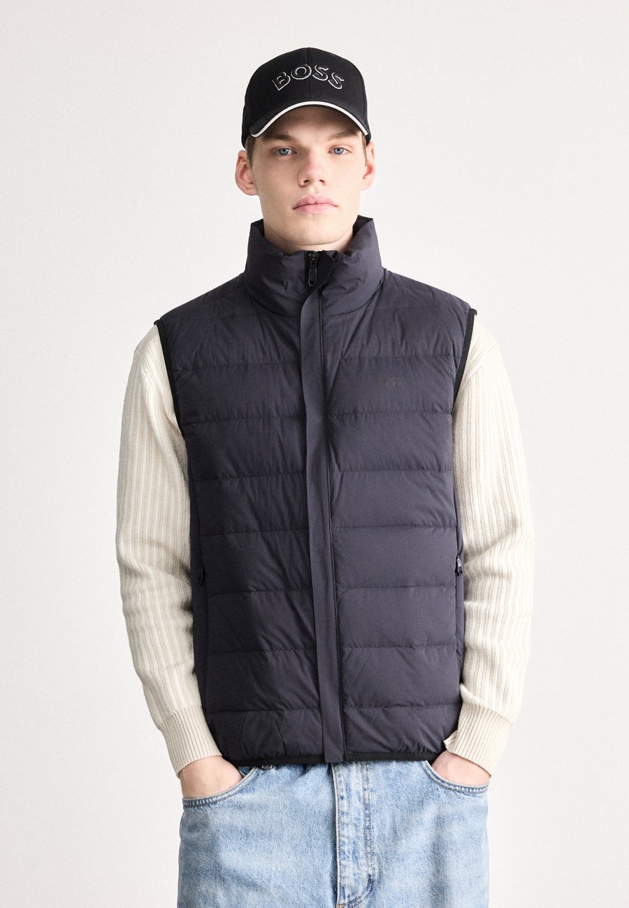 Куртка BOSS RIPLITE VEST, Dark Blue
Куртка BOSS RIPLITE VEST, Dark Blue
