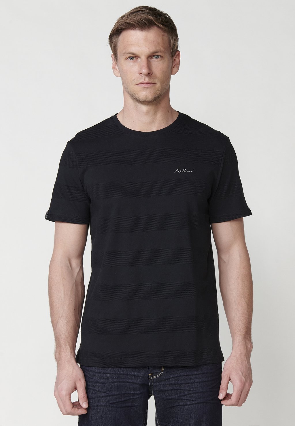 Базовая футболка Koroshi, черный
Базовая футболка Koroshi, черный