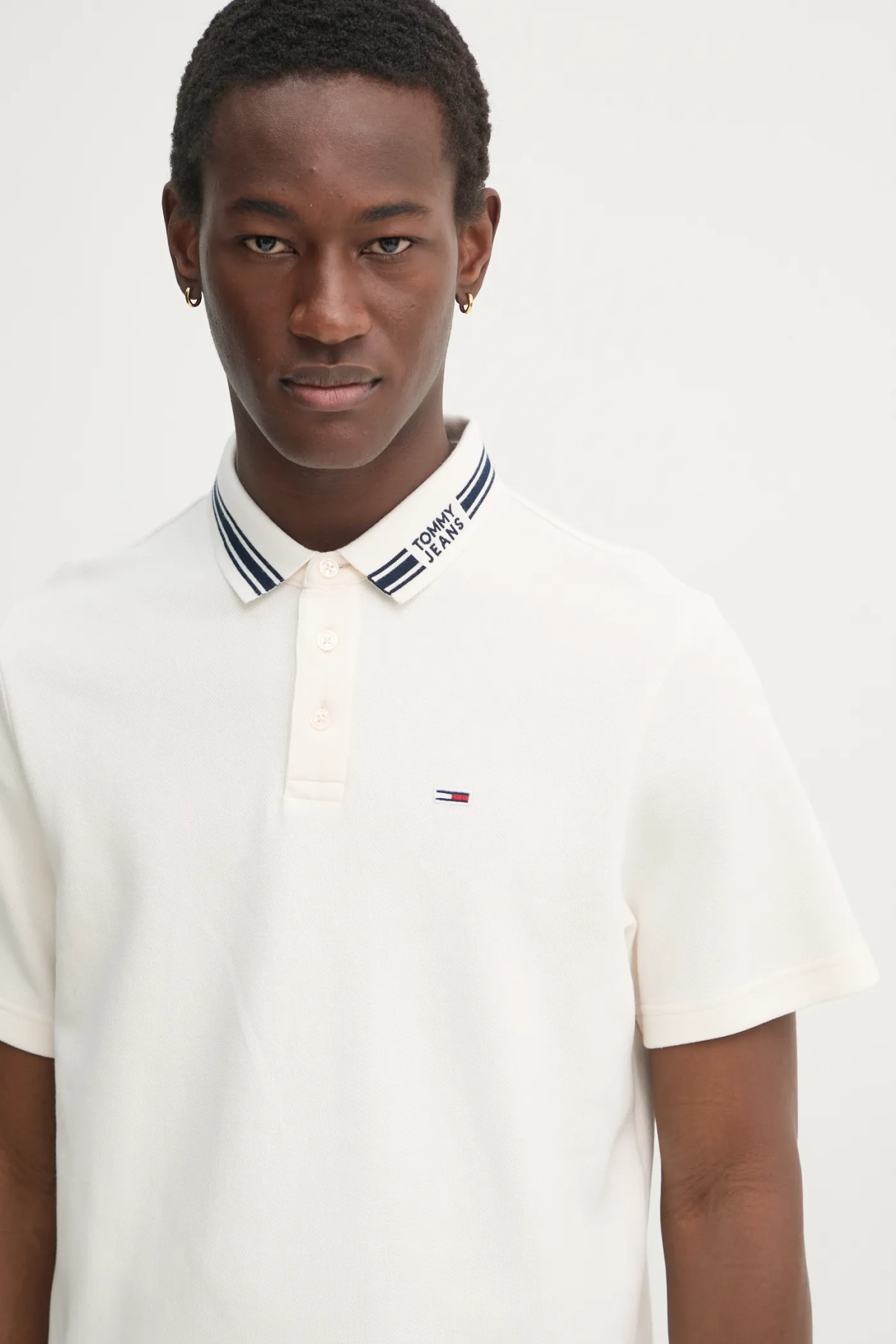 Поло Tommy Jeans, бежевый
Поло Tommy Jeans, бежевый