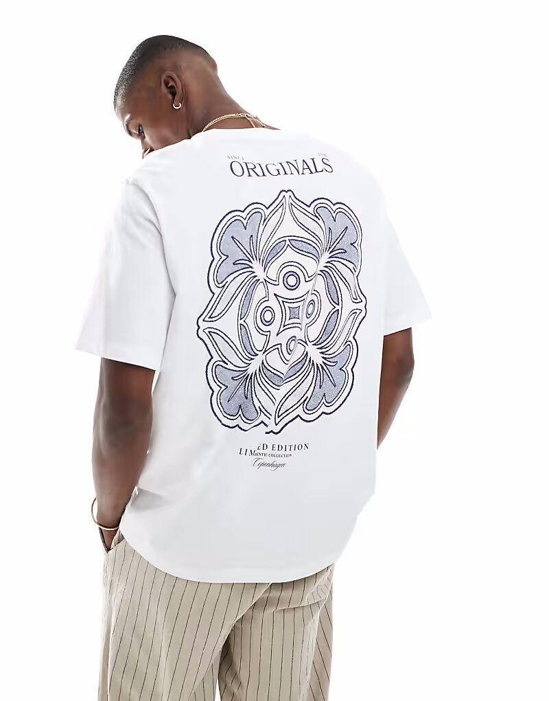 Футболка Jack & Jones oversize с оригинальным принтом на спине белого цвета 
Футболка Jack & Jones oversize с оригинальным принтом на спине белого цвета
