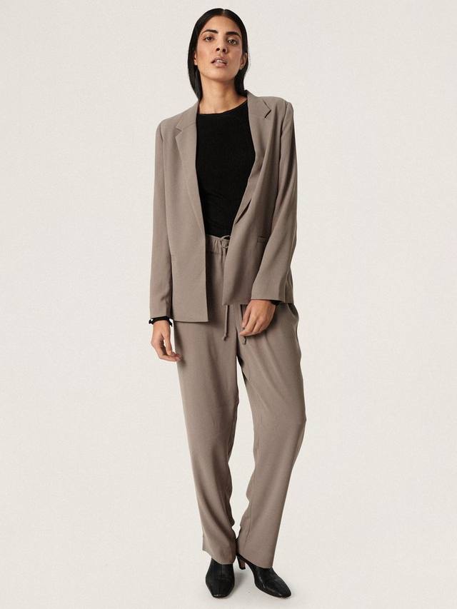 Блейзер ширли с длинным рукавом Soaked In Luxury, цвет Brindle
Блейзер ширли с длинным рукавом Soaked In Luxury, цвет Brindle