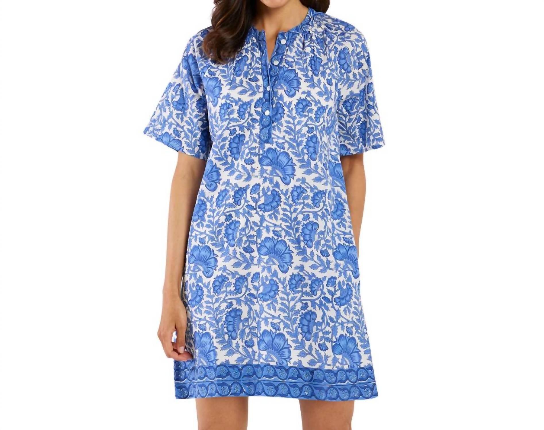 Платье Hollis в белом цвете с сапфировым узором JUDE CONNALLY
Платье Hollis в белом цвете с сапфировым узором JUDE CONNALLY