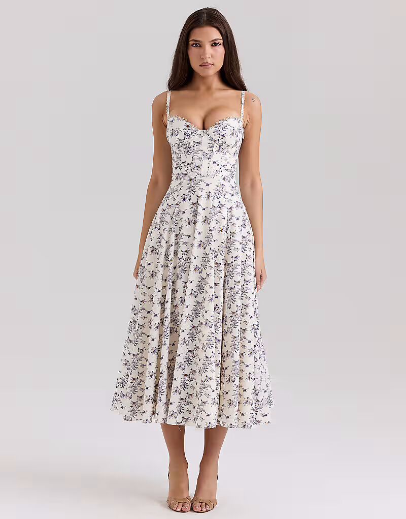 Сарафан-миди из эластичного хлопка с цветочным принтом House of CB Steffani кремового цвета
Сарафан-миди из эластичного хлопка с цветочным принтом House of CB Steffani кремового цвета