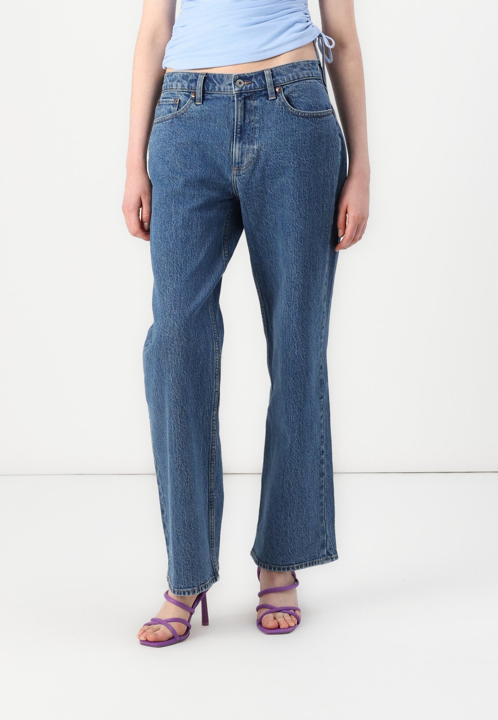 Джинсы свободного кроя Abercrombie & Fitch, темно-синий
Джинсы свободного кроя Abercrombie & Fitch, темно-синий