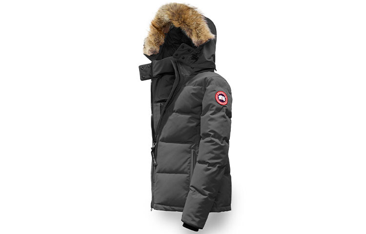 Женский пуховик Canada Goose, цвет graphite color
Женский пуховик Canada Goose, цвет graphite color
