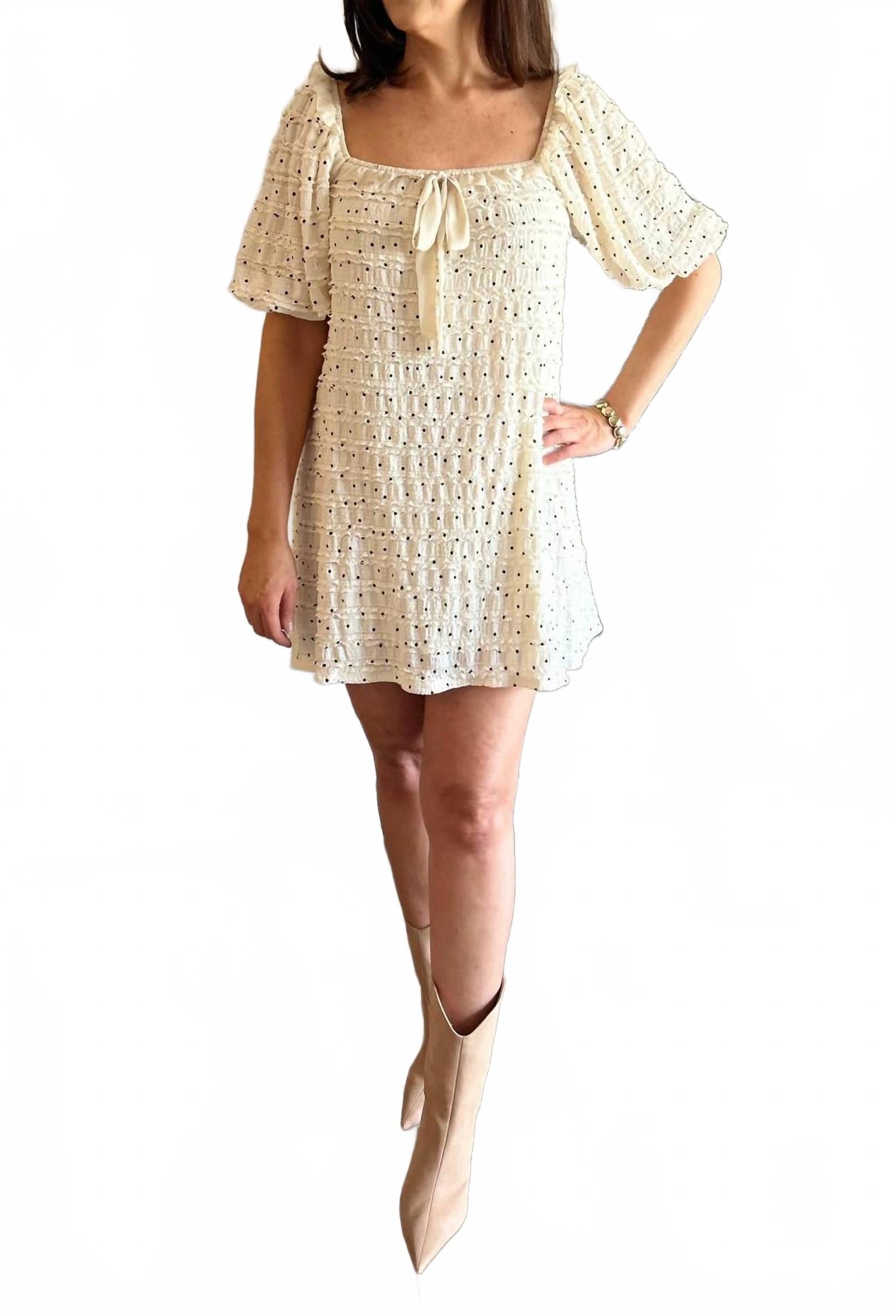 Айвори мини-платье с пышными рукавами в горошек и кружевом Loucia, слоновая кость
Айвори мини-платье с пышными рукавами в горошек и кружевом Loucia, слоновая кость