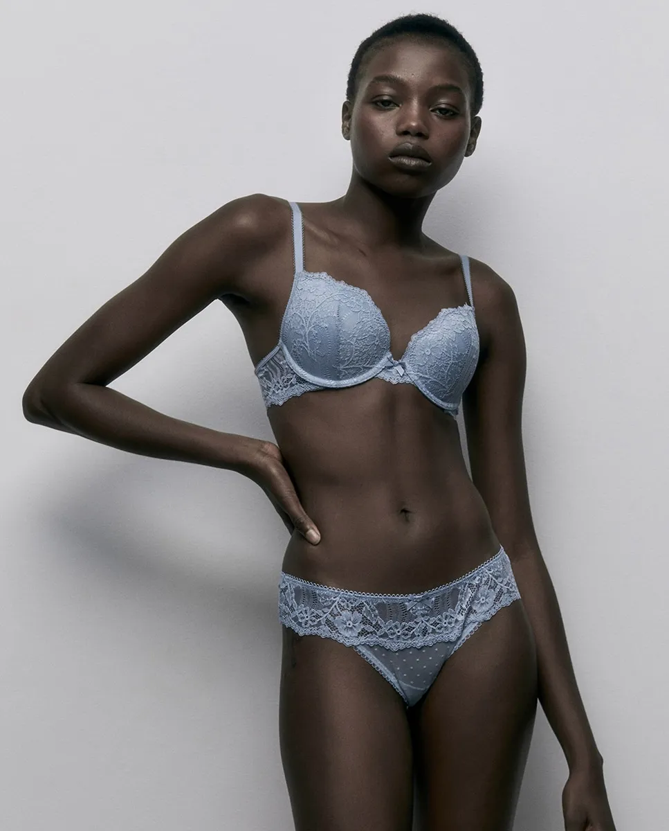 Кружевные танга Sfera, светло-голубой
Кружевные танга Sfera, светло-голубой