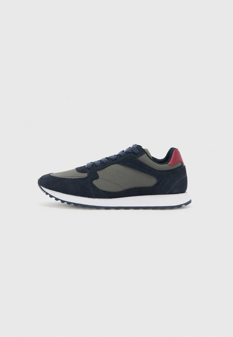 Кроссовки Tommy Hilfiger NEW, Desert Sky/Dark Blue
Кроссовки Tommy Hilfiger NEW, Desert Sky/Dark Blue