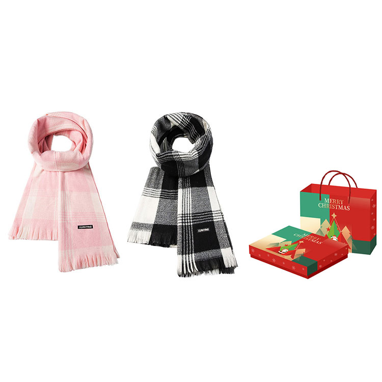 Вязаный шарф унисекс, Black+Light Pink, Christmas Holiday Box 
Вязаный шарф унисекс, Black+Light Pink, Christmas Holiday Box