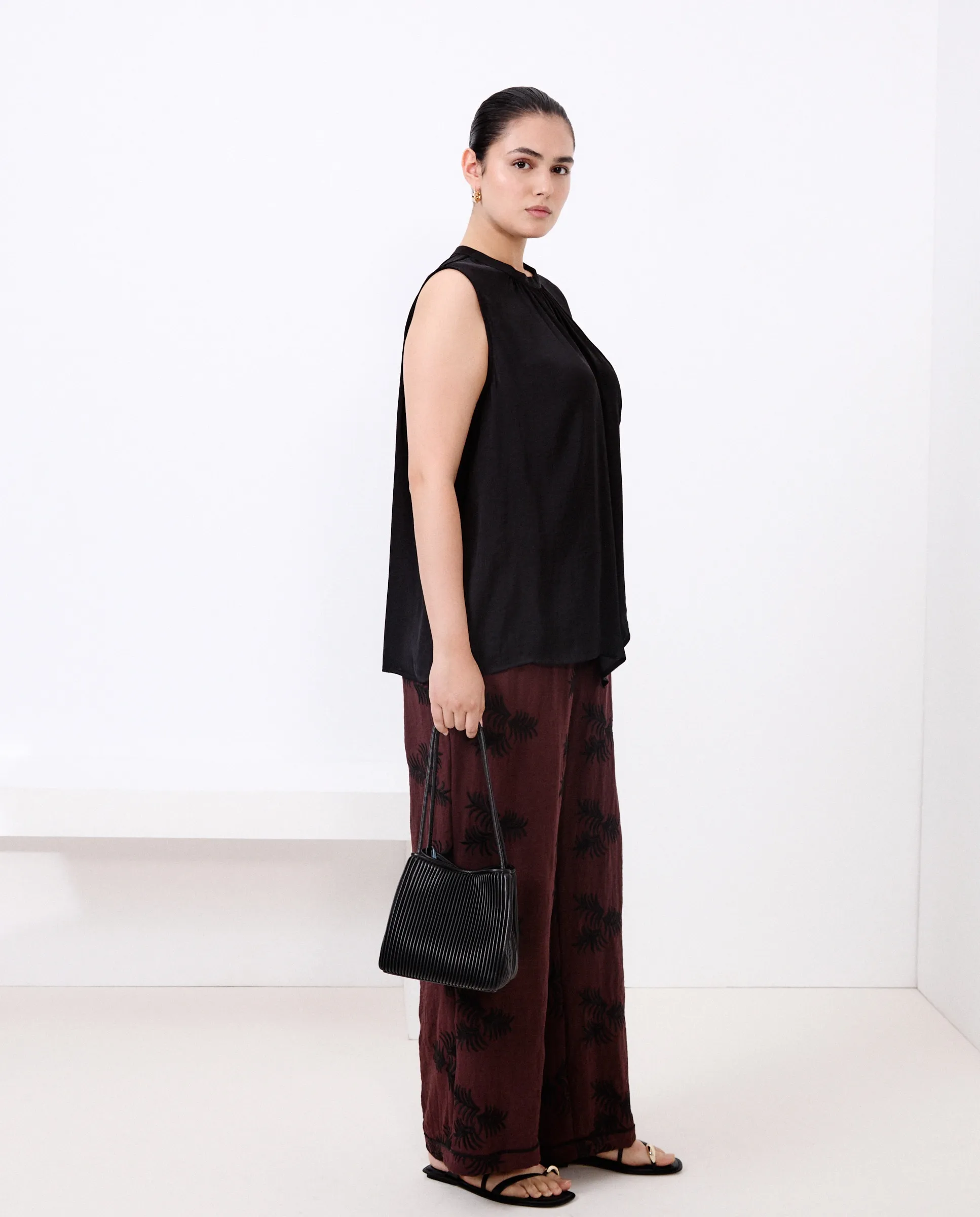 Женская гладкая майка с коротким рукавом Couchel, черный
Женская гладкая майка с коротким рукавом Couchel, черный