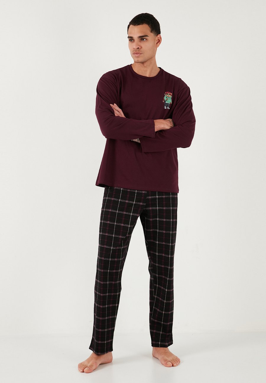 Пижамный комплект Buratti SET REGULAR FIT, Black Bordeaux/Bordeaux
Пижамный комплект Buratti SET REGULAR FIT, Black Bordeaux/Bordeaux