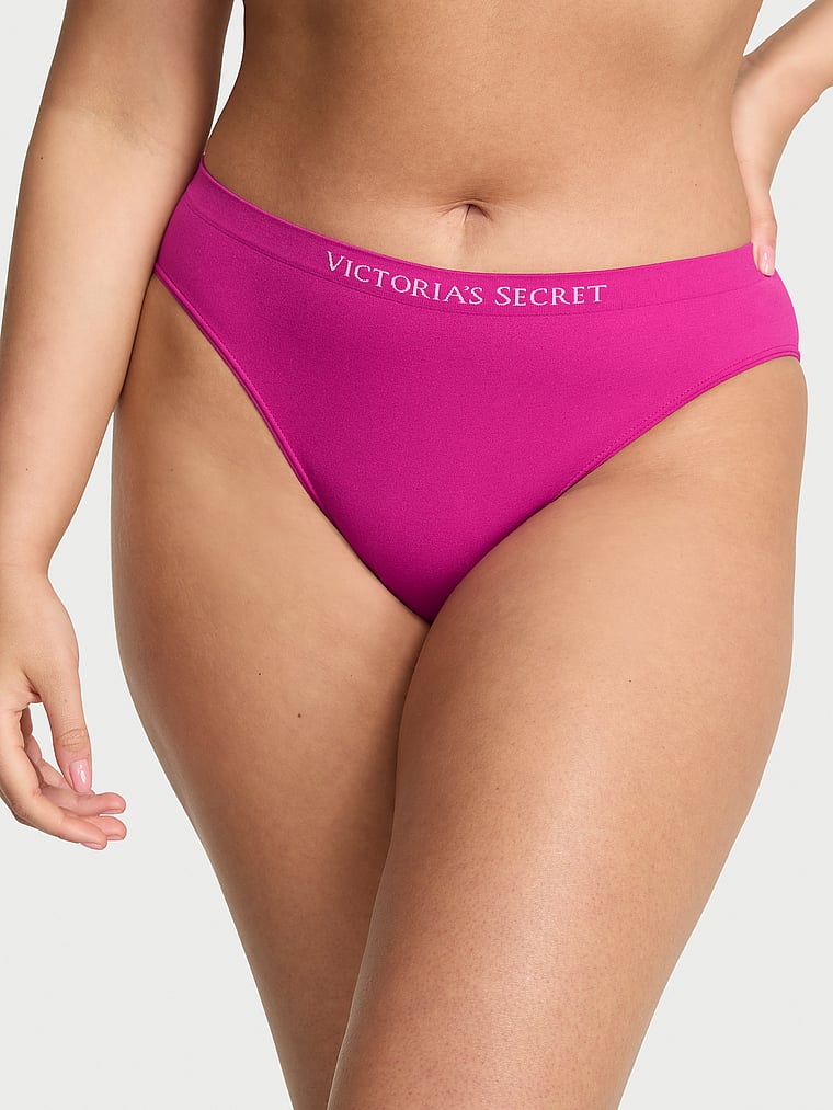 Бесшовные трусики-бикини Seamless, solid allure pink
Бесшовные трусики-бикини Seamless, solid allure pink