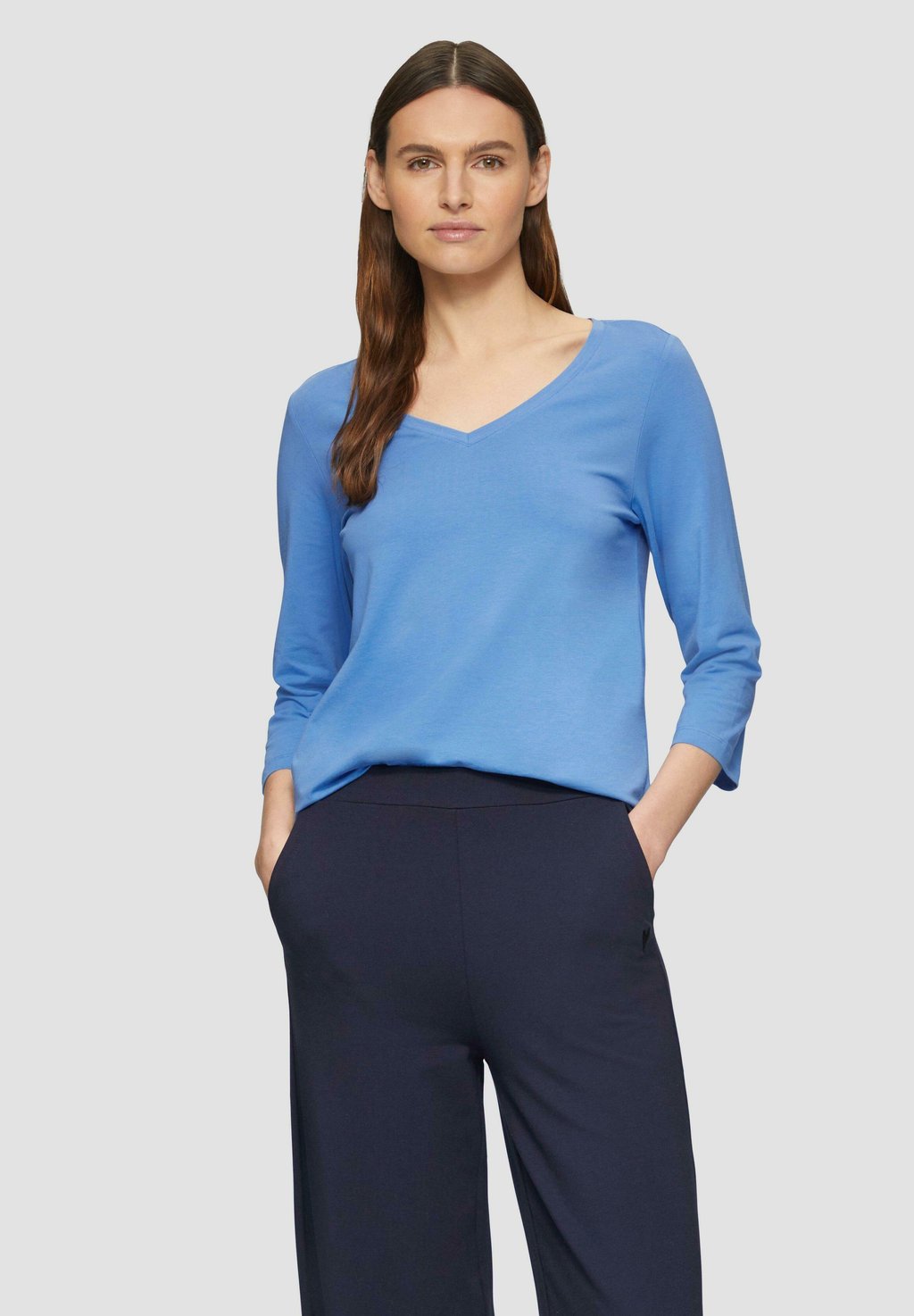 Топ с длинными рукавами V-AUSSCHNITT UND 3/4 s.Oliver, синий
Топ с длинными рукавами V-AUSSCHNITT UND 3/4 s.Oliver, синий