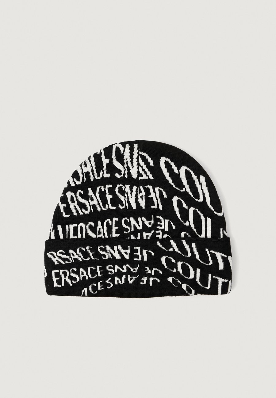Шапка Versace Jeans Couture BIG BEANIE UNISEX, Black/White/Black
Шапка Versace Jeans Couture BIG BEANIE UNISEX, Black/White/Black
