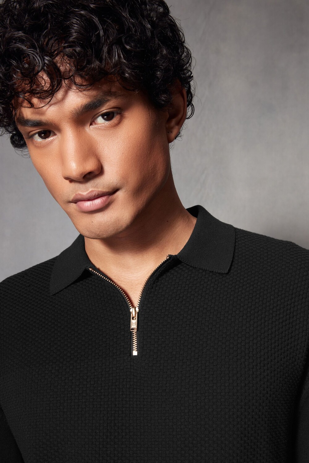 Рубашка-Поло фактурного трикотажа стандартного кроя облегающего кроя Next, черный
Рубашка-Поло фактурного трикотажа стандартного кроя облегающего кроя Next, черный