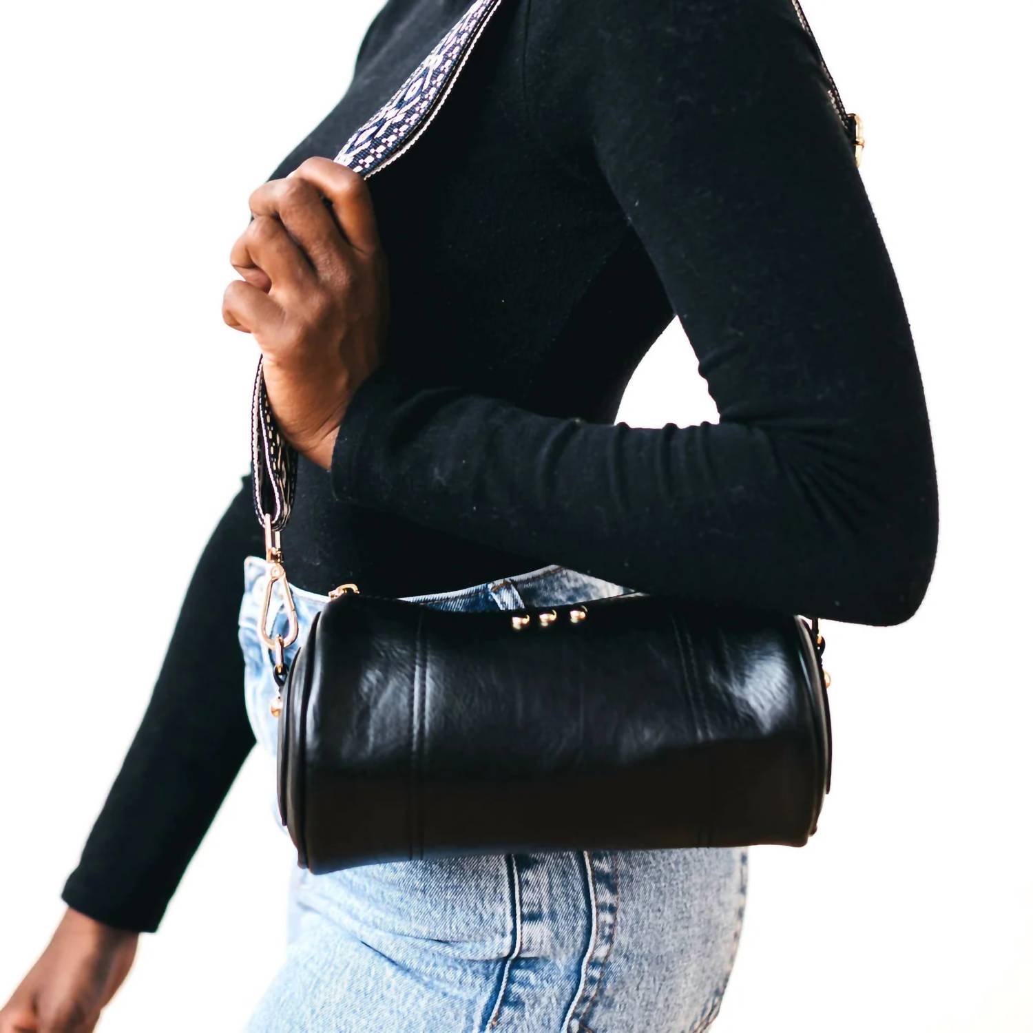 Сумка Bellamy Barrel черного цвета Pretty Simple
Сумка Bellamy Barrel черного цвета Pretty Simple