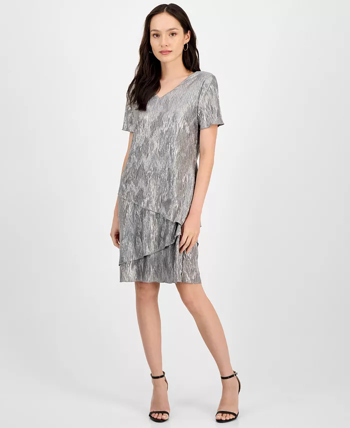 Маленькое платье с ярусами и короткими рукавами с V-образным вырезом Connected, загар/бежевый
Маленькое платье с ярусами и короткими рукавами с V-образным вырезом Connected, загар/бежевый