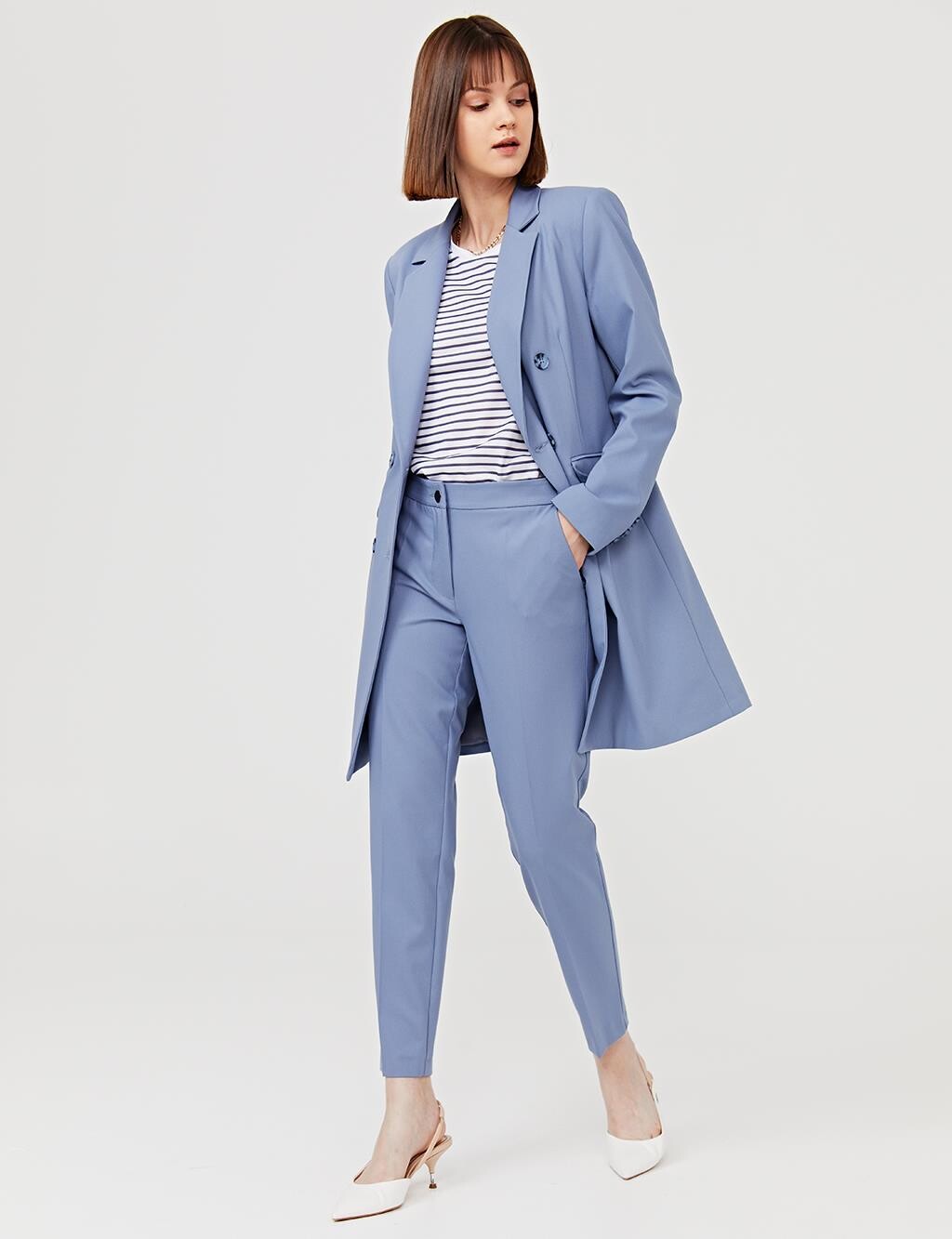 Базовые узкие брюки Индиго Kayra
Базовые узкие брюки Индиго Kayra