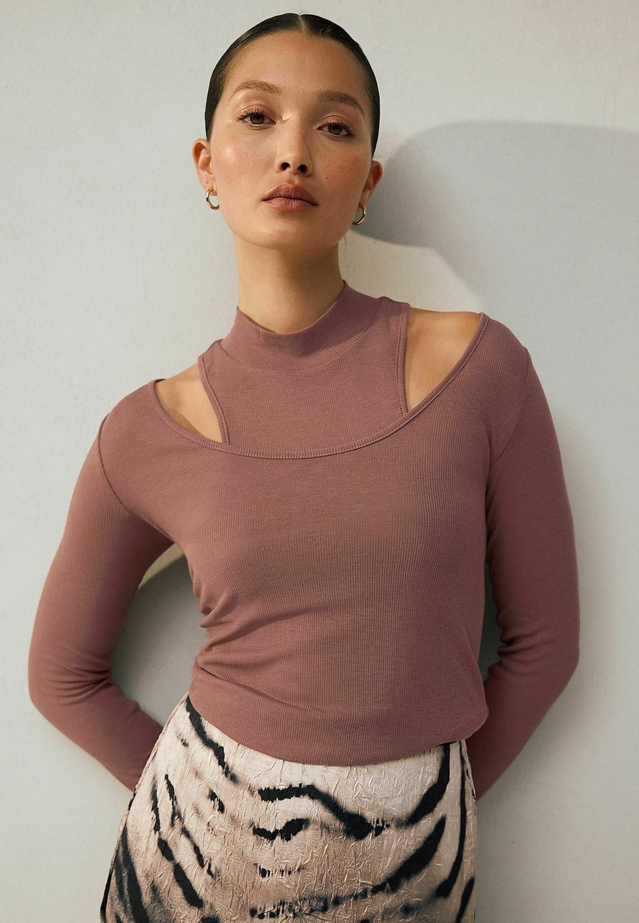 Топ Next LAYERED HIGH NECK RIBBED , Mocha Brown/Brown
Топ Next LAYERED HIGH NECK RIBBED , Mocha Brown/Brown