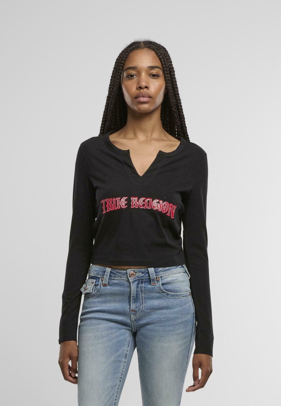 Топ True Religion APPLIQUE CRYSTAL V NOTCH LS, Black
Топ True Religion APPLIQUE CRYSTAL V NOTCH LS, Black