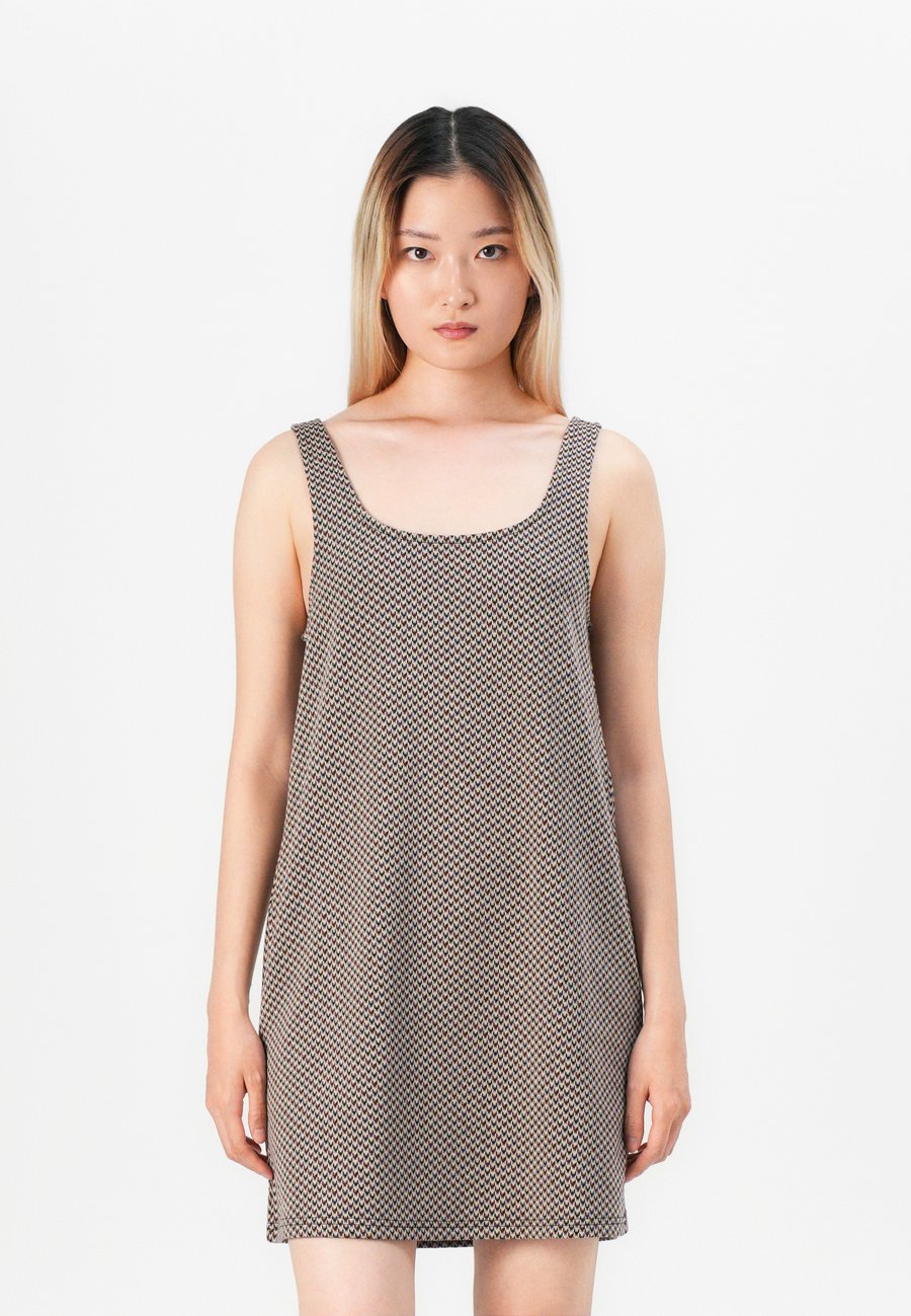 Платье ONLY ONLEMS BOXY DRESS, Black/Red/Blue/Black
Платье ONLY ONLEMS BOXY DRESS, Black/Red/Blue/Black