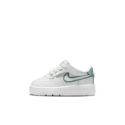 Кроссовки Nike Force 1 Low LV8 EasyOn, цвет Summit White/Bicoastal/Summit White
Кроссовки Nike Force 1 Low LV8 EasyOn, цвет Summit White/Bicoastal/Summit White
