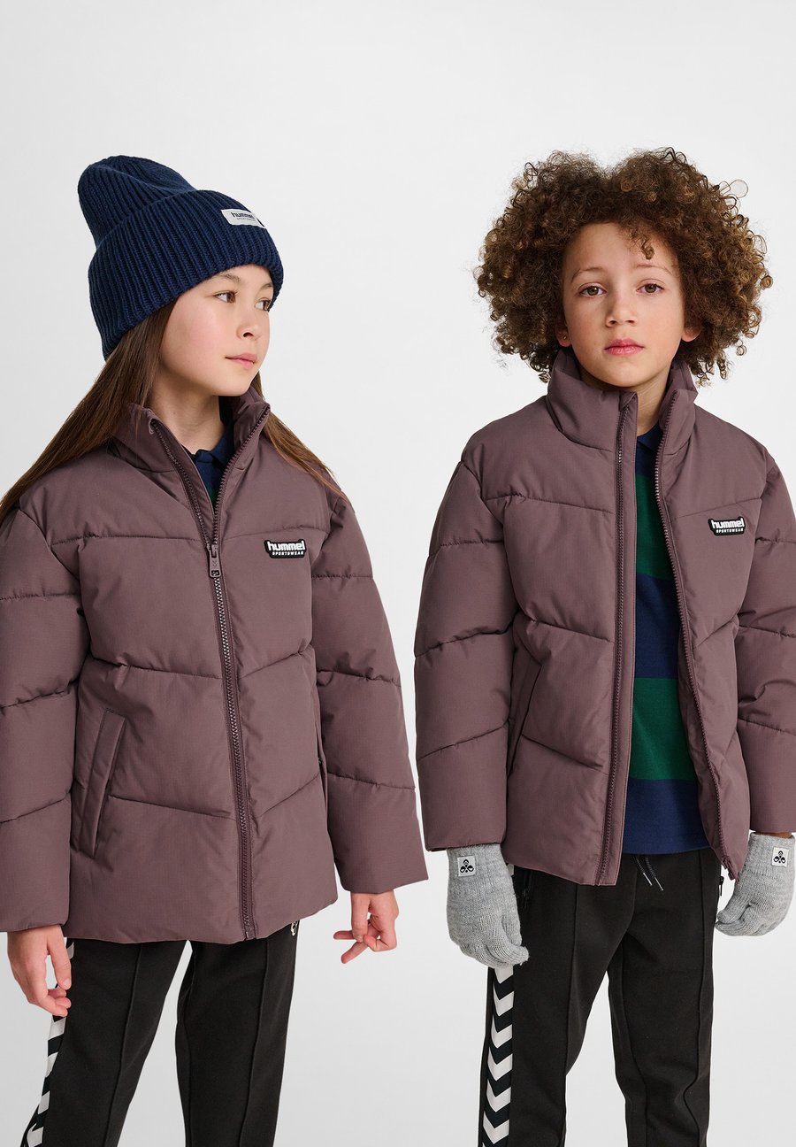 Зимняя куртка Hummel Winter jacket, Peppercorn/Brown
Зимняя куртка Hummel Winter jacket, Peppercorn/Brown