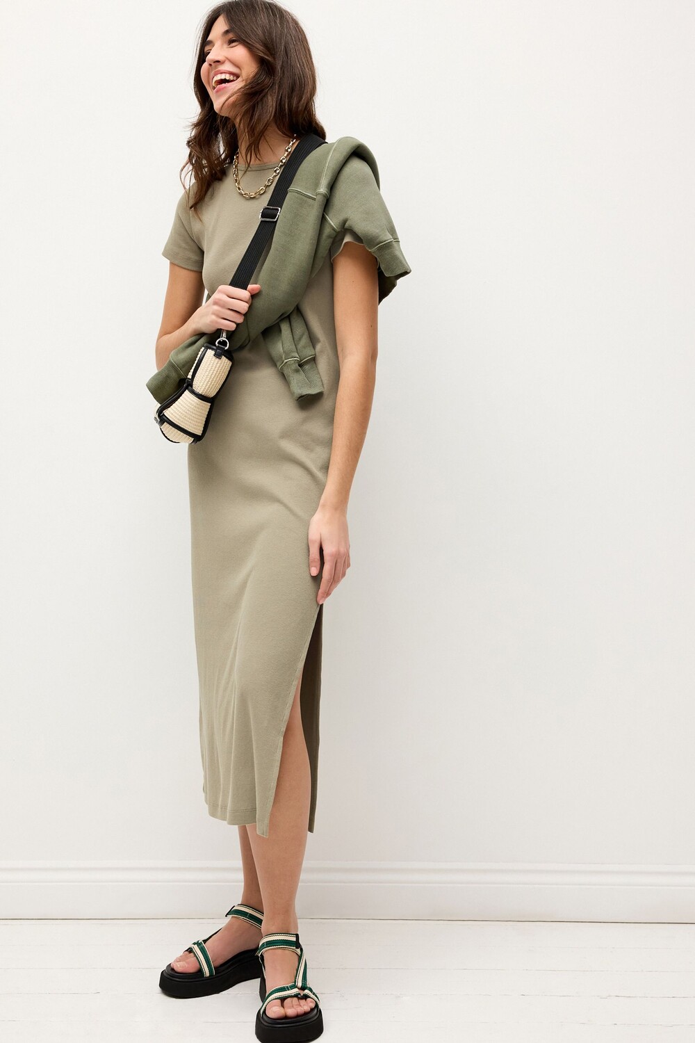 Платье-Макси в рубчик прямого кроя в стиле футболки с разрезом Next, зеленый 
Платье-Макси в рубчик прямого кроя в стиле футболки с разрезом Next, зеленый