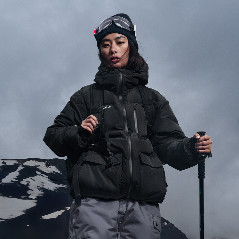 Пуховик унисекс черный Lining
Пуховик унисекс черный Lining