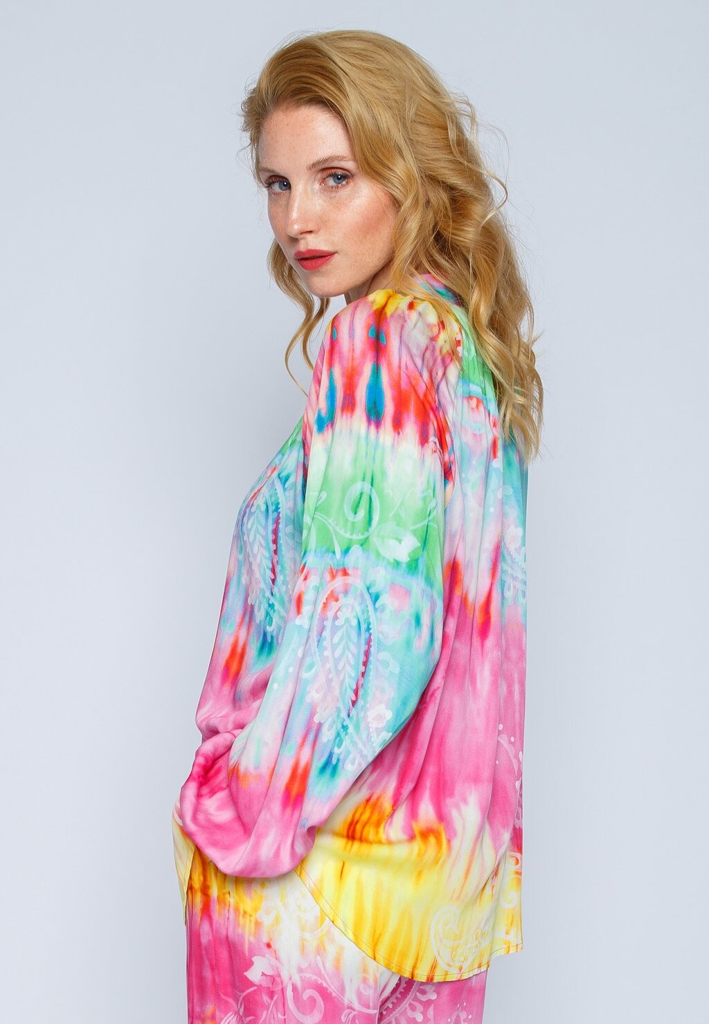 Блузка-рубашка Emily van den Bergh, батик пейсли
Блузка-рубашка Emily van den Bergh, батик пейсли