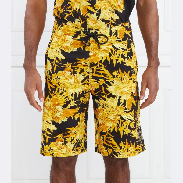 Шорты стандартного кроя с двумя цветочками Just Cavalli, черный
Шорты стандартного кроя с двумя цветочками Just Cavalli, черный