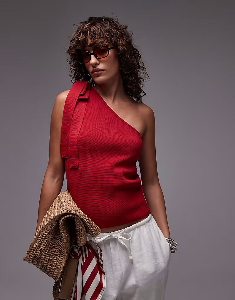 Вязаный топ Mango с завязками на одно плечо красного цвета
Вязаный топ Mango с завязками на одно плечо красного цвета