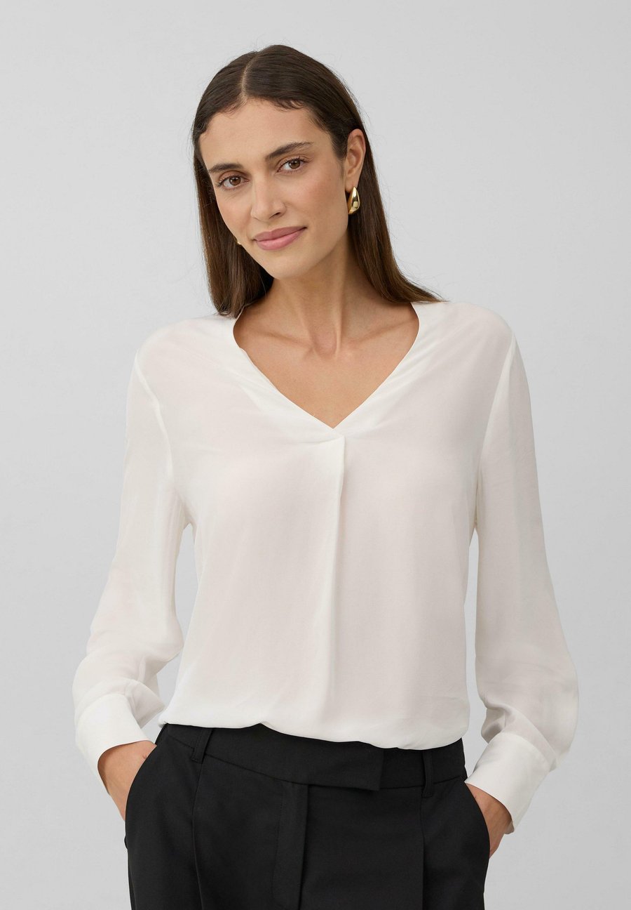 Блуза s.Oliver BLACK LABEL MIT GERAFFTEM ÄRMELSAUM, Ecru/Off-White
Блуза s.Oliver BLACK LABEL MIT GERAFFTEM ÄRMELSAUM, Ecru/Off-White