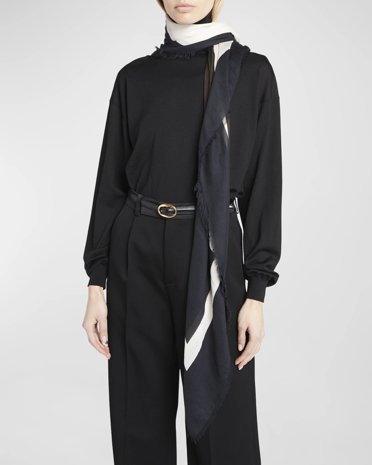 Жаккардовый шелково-шерстяной шарф Grand Carre Saint Laurent, цвет Coffee
Жаккардовый шелково-шерстяной шарф Grand Carre Saint Laurent, цвет Coffee