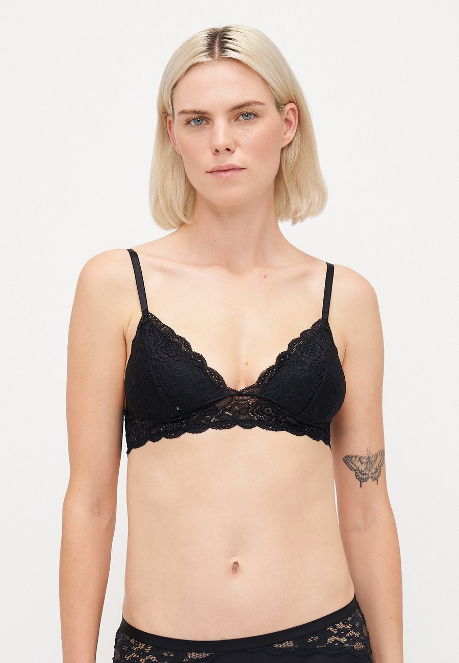 Бюстгальтер ONLY ONLCHLOE PADDED BRALETTE , Black
Бюстгальтер ONLY ONLCHLOE PADDED BRALETTE , Black