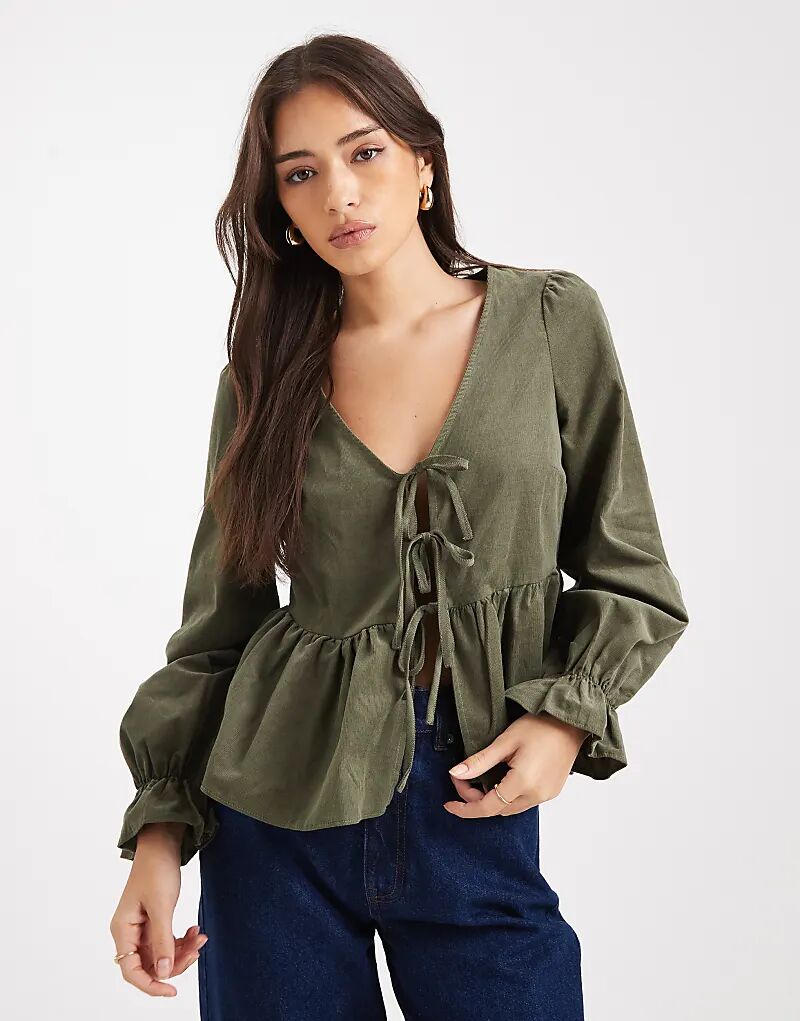 Топ New Look цвета хаки с завязками спереди
Топ New Look цвета хаки с завязками спереди