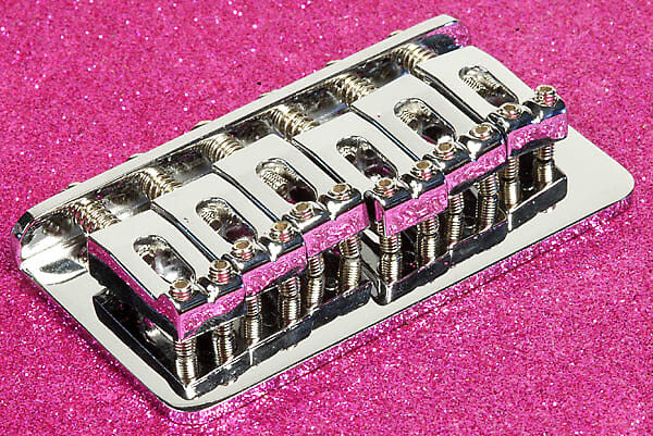 Fender Imported Hardtail Strat Bridge в сборе, 0058274000 Fender Non-Tremolo Bridge 005-8274-000
Fender Imported Hardtail Strat Bridge в сборе, 0058274000 Fender Non-Tremolo Bridge 005-8274-000