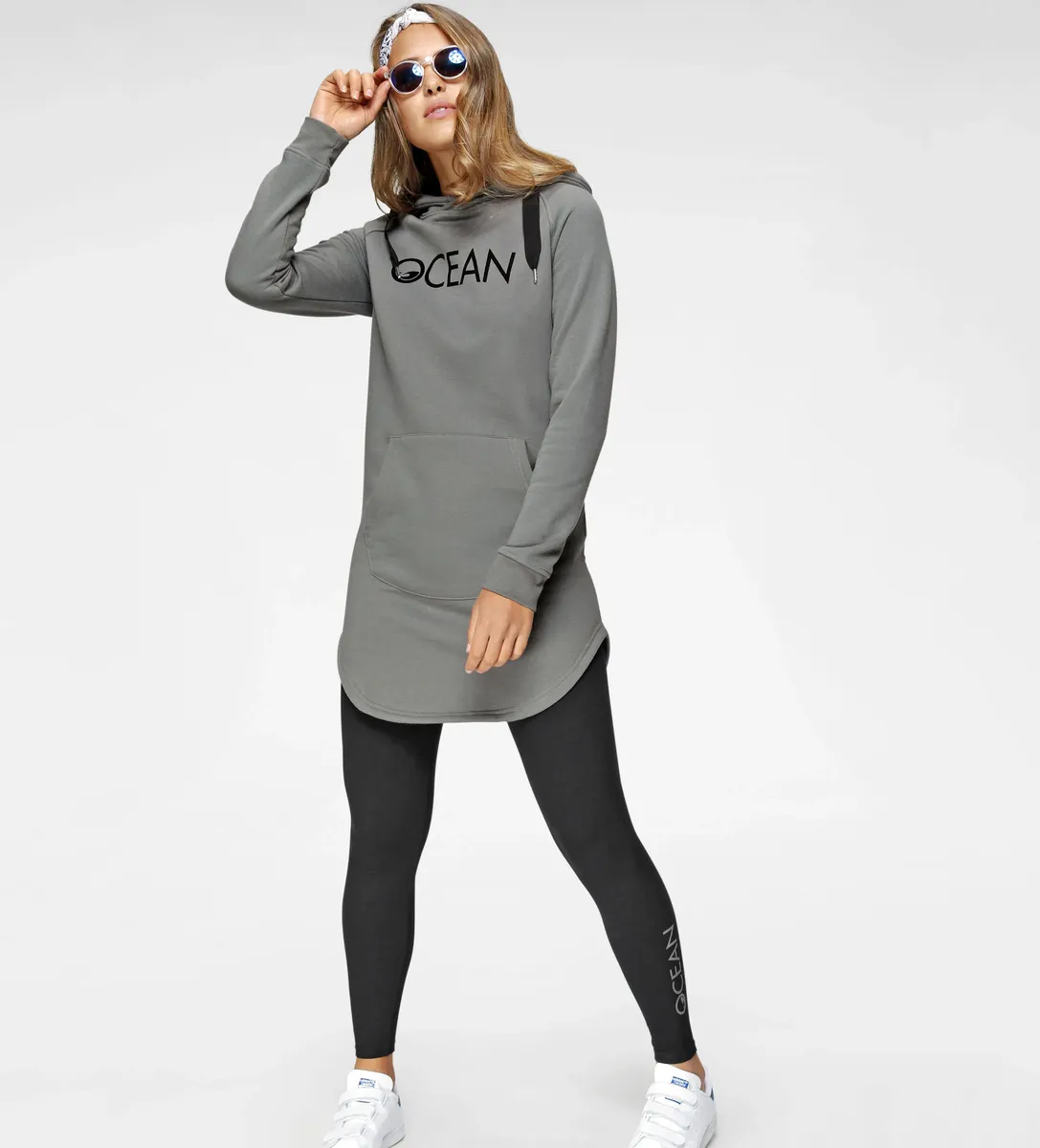 Спортивный костюм Ocean Sportswear "Essentials Joggingsuit" (упаковка, 2 шт., с леггинсами), черный
Спортивный костюм Ocean Sportswear "Essentials Joggingsuit" (упаковка, 2 шт., с леггинсами), черный