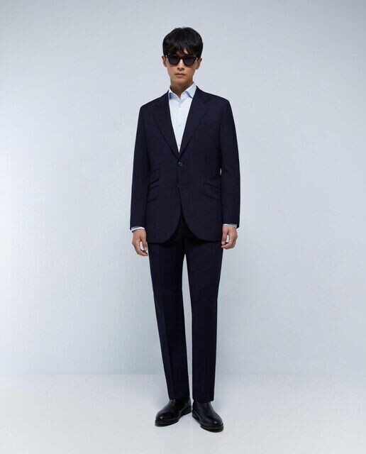 Однотонный мужской костюм классического кроя Scalpers, темно-синий
Однотонный мужской костюм классического кроя Scalpers, темно-синий