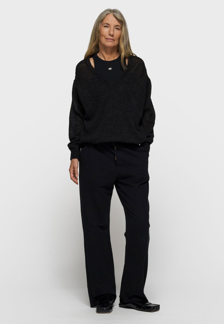 Джемпер 10DAYS Jumper, Black
Джемпер 10DAYS Jumper, Black