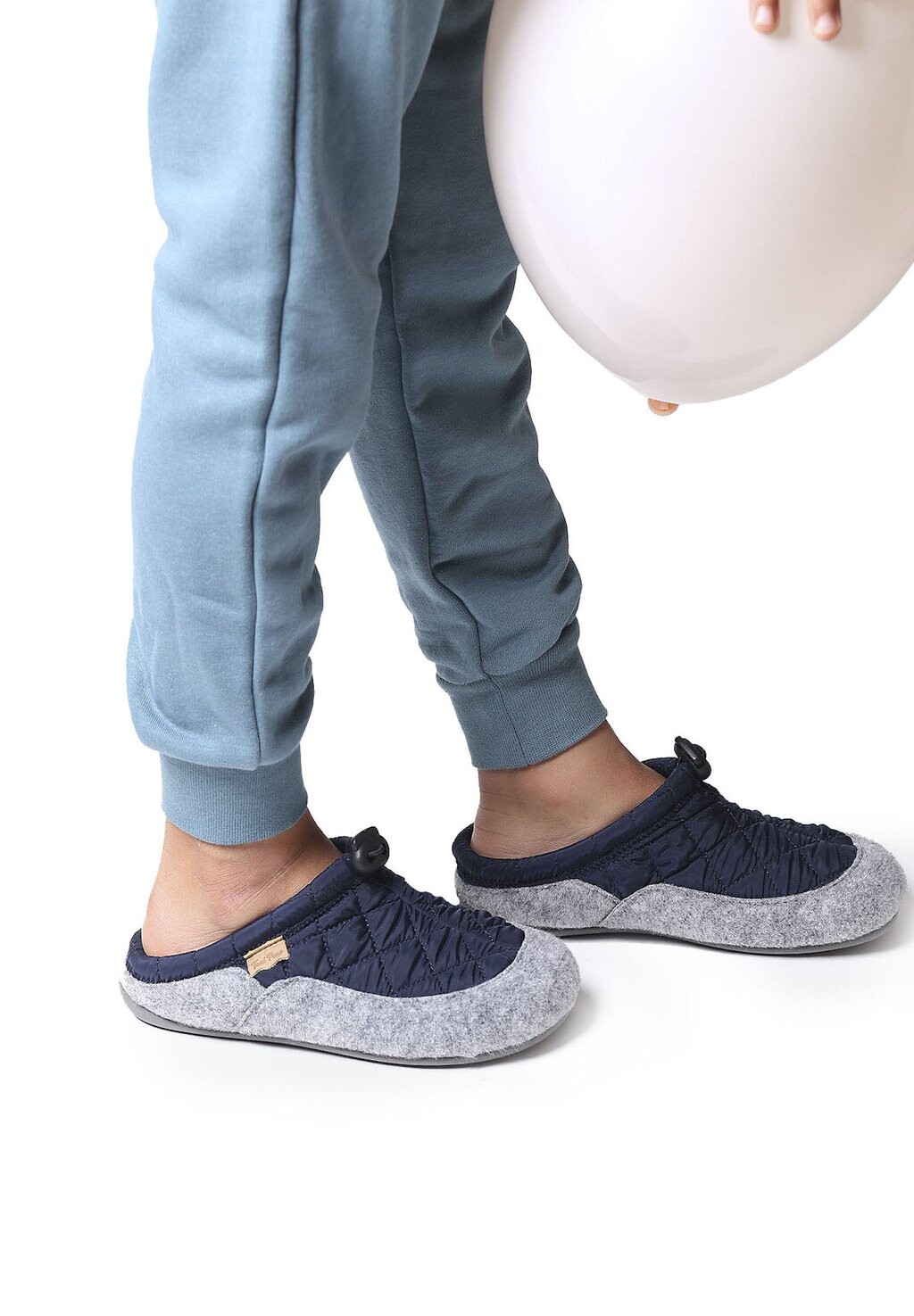 Тапочки Land-Um Toni Pons, цвет mari
Тапочки Land-Um Toni Pons, цвет mari