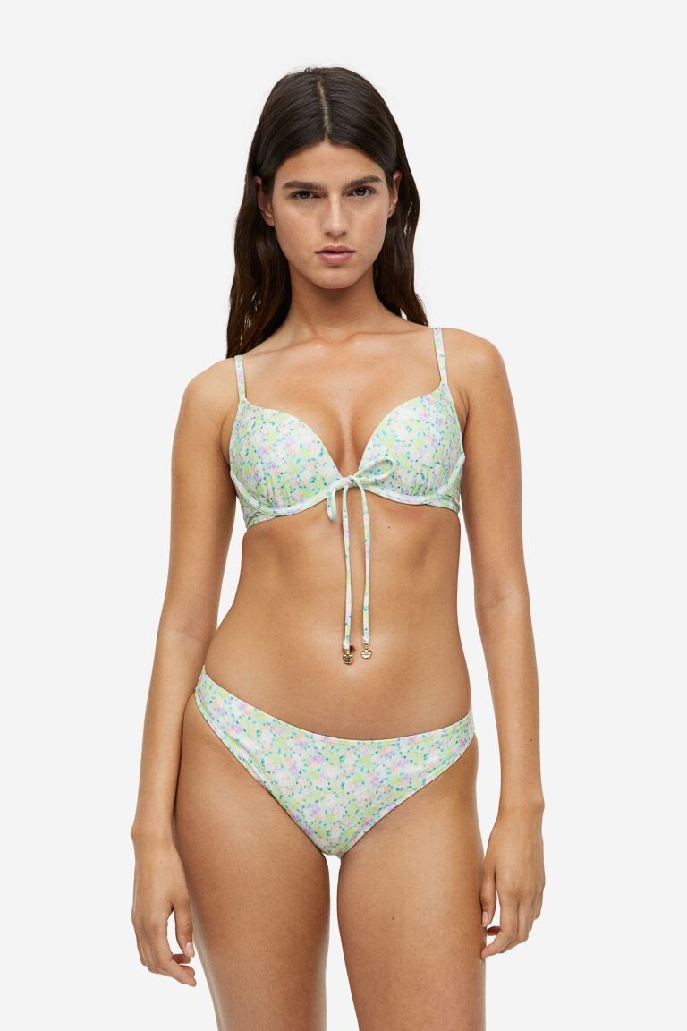 Верх бикини с эффектом пуш-ап H&M, светло-зеленый/цветочный
Верх бикини с эффектом пуш-ап H&M, светло-зеленый/цветочный