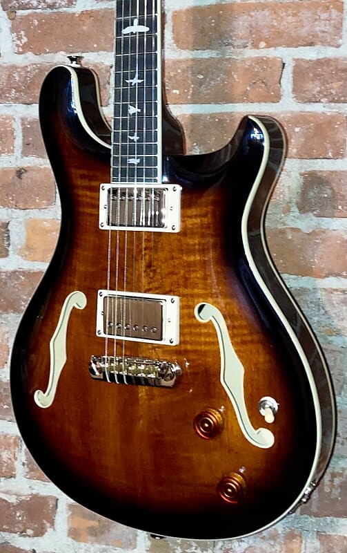 PRS SE Hollowbody II 2022 Black Gold Burst, поддержите малый бизнес и купите здесь!
PRS SE Hollowbody II 2022 Black Gold Burst, поддержите малый бизнес и купите здесь!