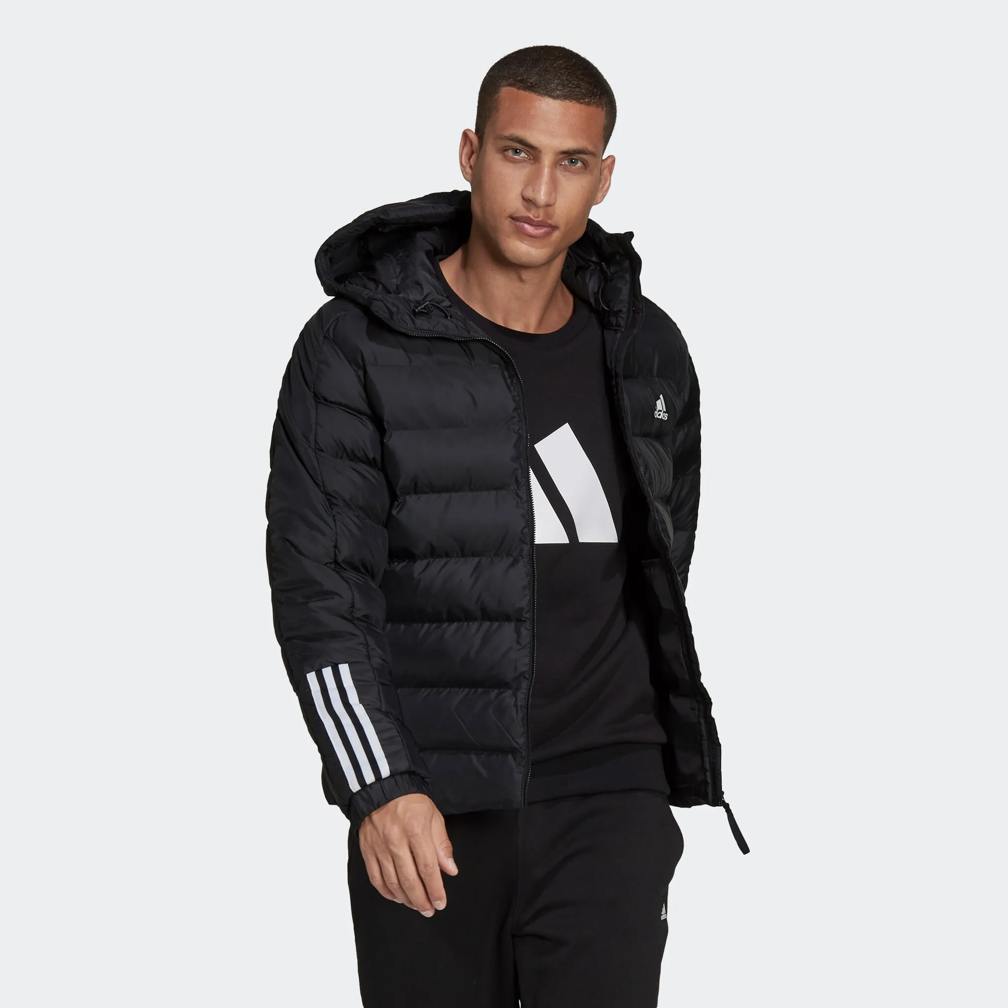 Adidas Спортивная куртка для активного отдыха "ITAVIC 3STRIPES MIDWEIGHT HOODED" Adidas Sportswear, черный
Adidas Спортивная куртка для активного отдыха "ITAVIC 3STRIPES MIDWEIGHT HOODED" Adidas Sportswear, черный